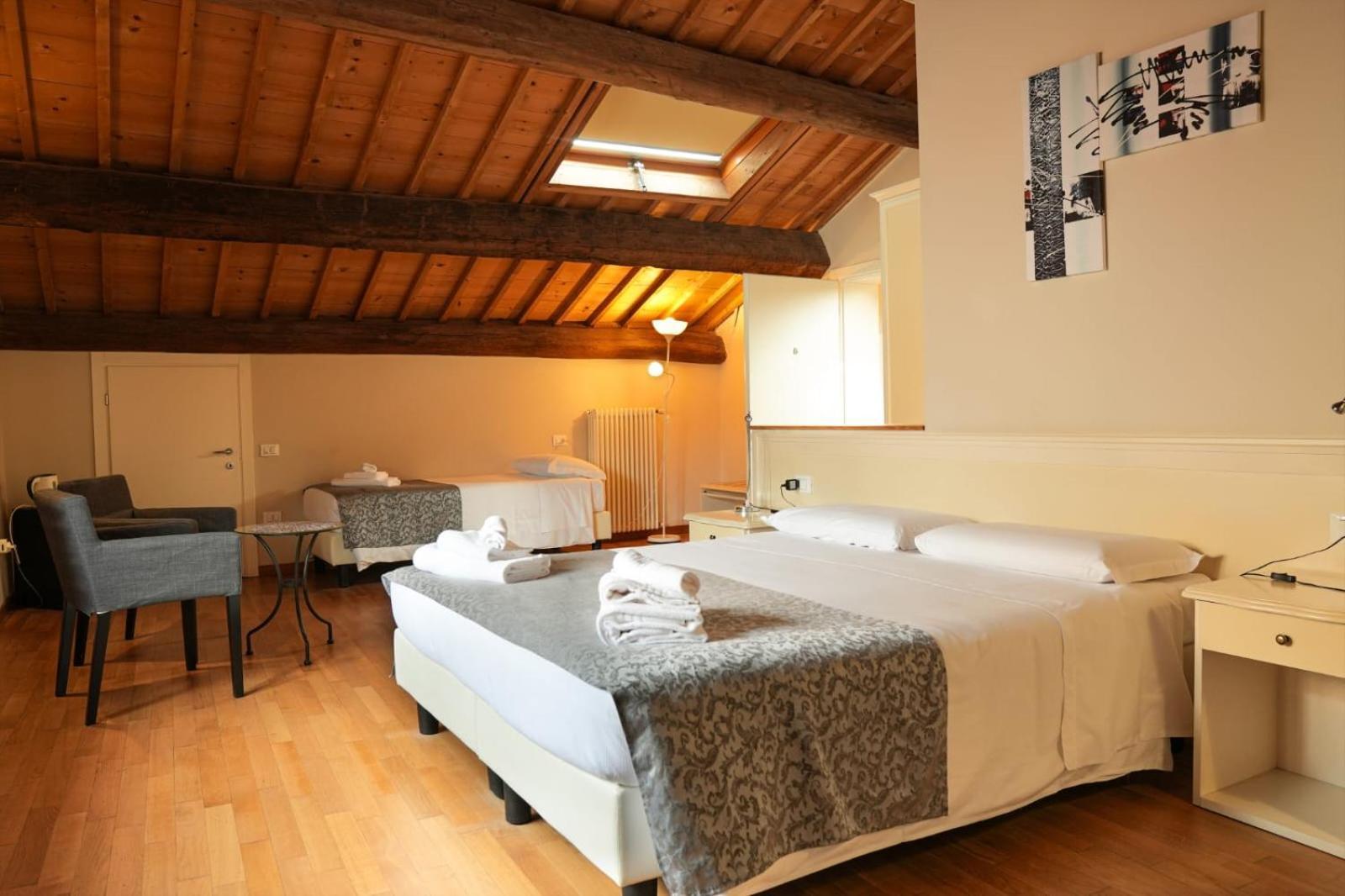 Honey Rooms Ferrara Esterno foto