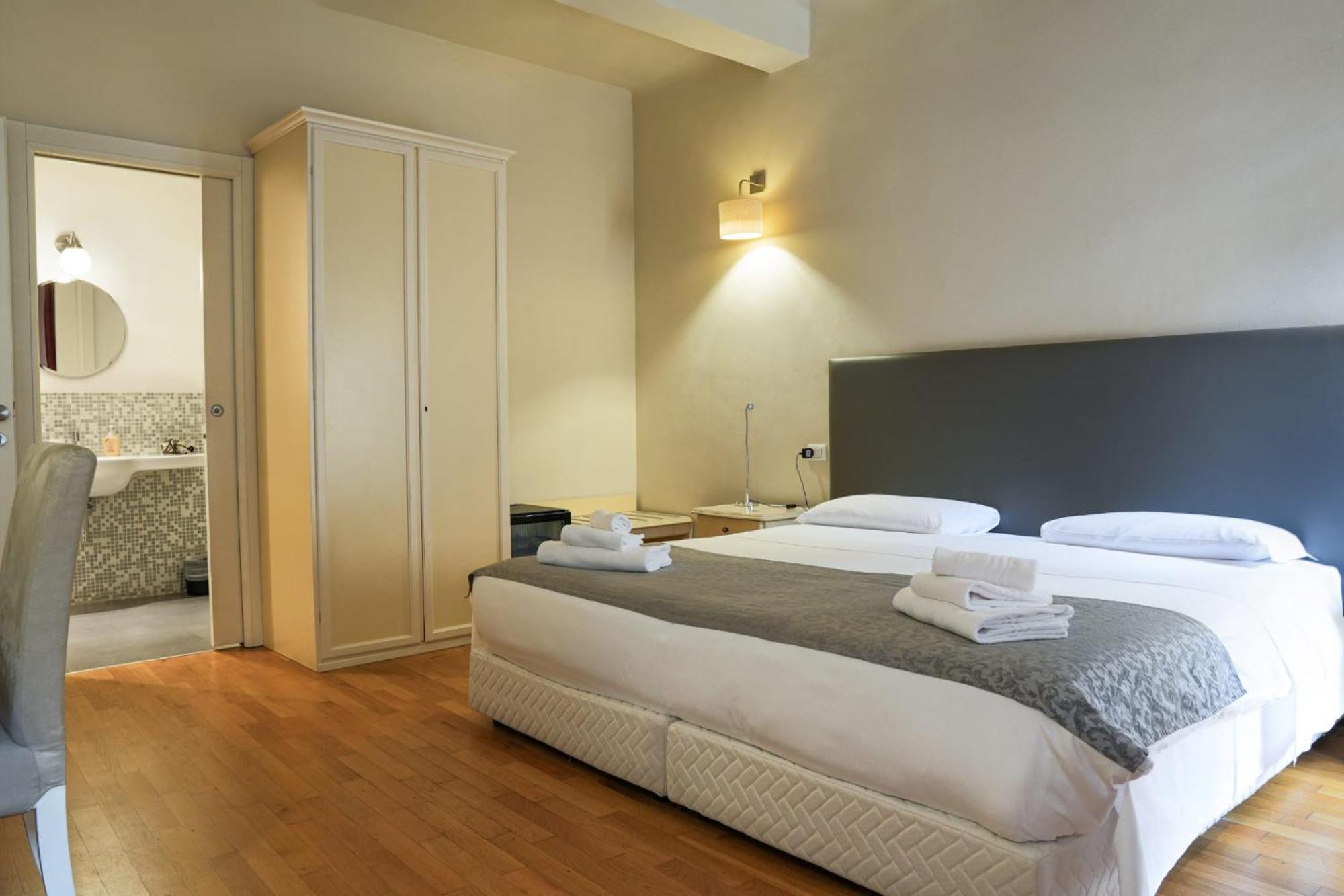 Honey Rooms Ferrara Esterno foto