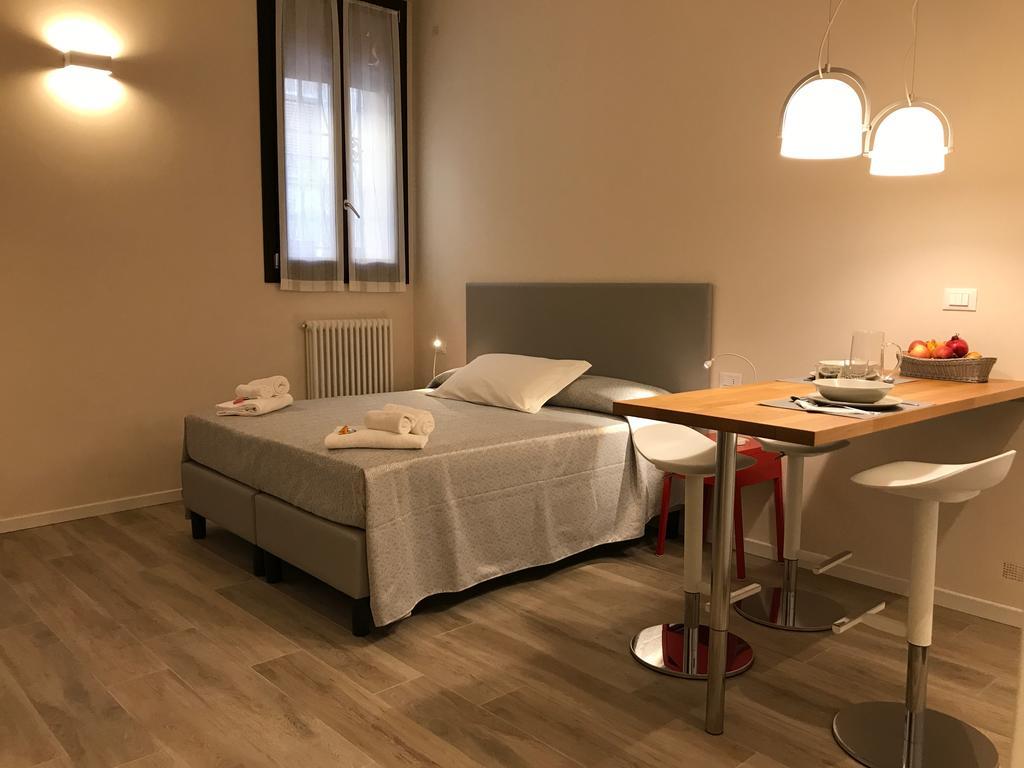 Honey Rooms Ferrara Esterno foto